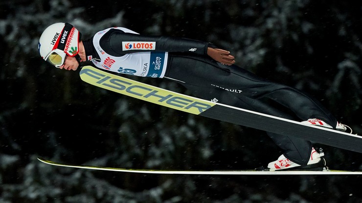 PŚ w skokach: Fantastyczny skok Stocha! Pobił rekord Okurayamy i wskoczył na podium