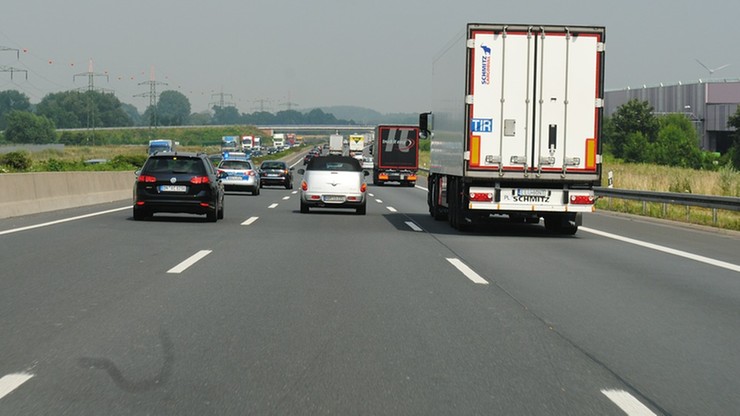Polski Ład. Spółki transportowe uciekają do Niemiec. Kierowcy zyskują na ubezpieczeniu i zasiłkach