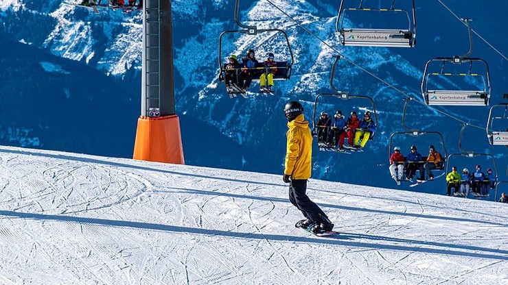 Koronawius w Austrii. Imprezy w narciarskich kurortach przyczyną wzrostu zakażeń