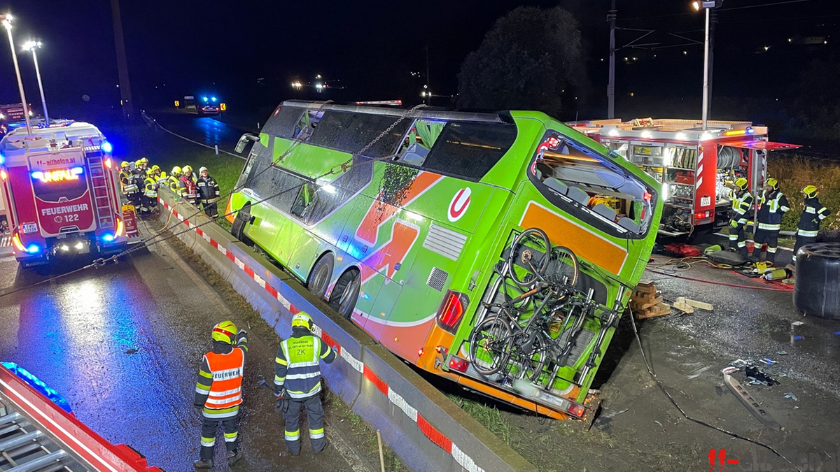 Austria: Tragiczny wypadek autokaru. Nie żyje 19-latka