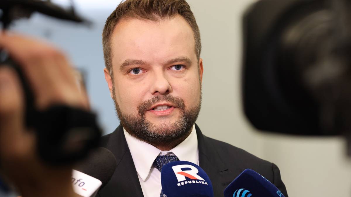 "Czas jest do czwartku, do końca dnia". Rzecznik PiS przypomina Morawieckiemu o ultimatum