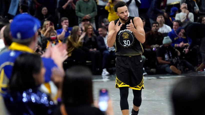 NBA: 50 punktów Curry'ego. Warriors znów przegrali na wyjeździe