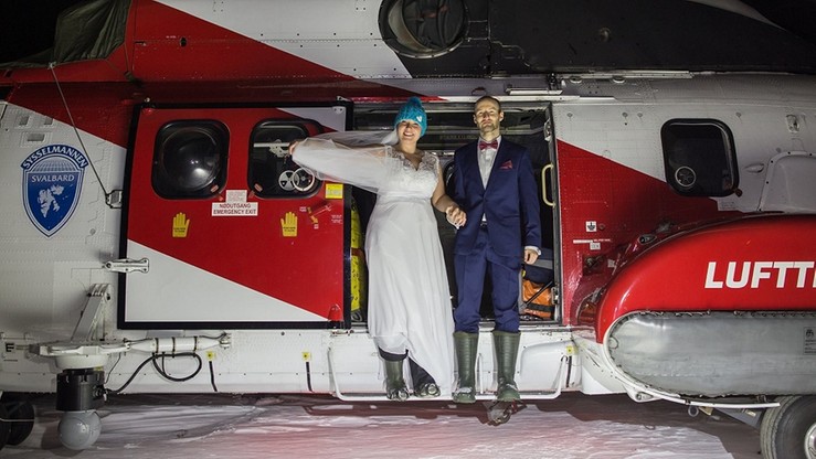 Polscy polarnicy wzięli wyjątkowy ślub w Arktyce. Zdjęcia