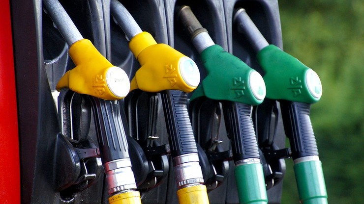 Analitycy: koniec obniżek cen paliw na stacjach