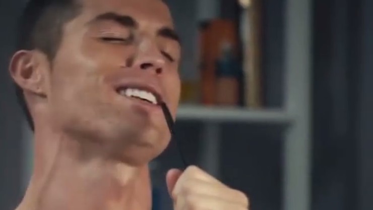 Śpiewające życzenia Ronaldo! (WIDEO)