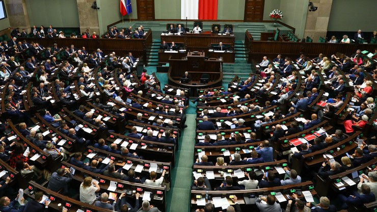 Sondaż: Ponad 60 proc. Polaków chce maksymalnie 150 posłów w Sejmie