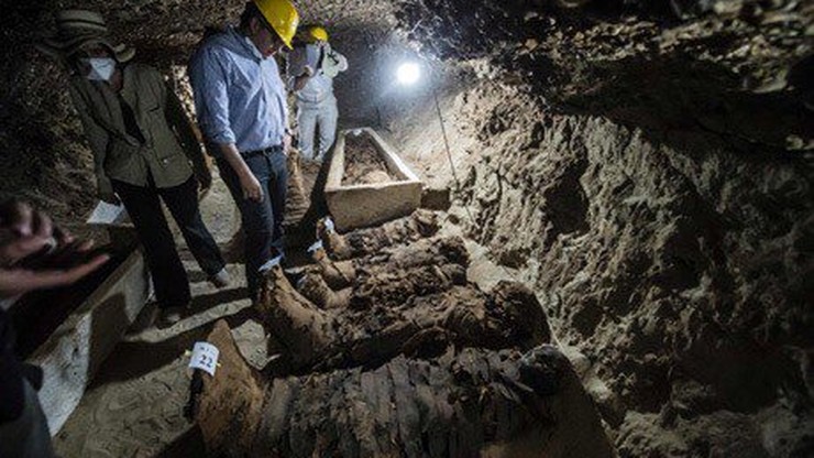 Egipt: 17 mumii odkryto w grobowcu liczącym co najmniej 1700 lat