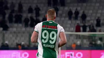 Była 121. minuta meczu! Były piłkarz Legii wywalczył karnego na wagę p&oacute;łfinału