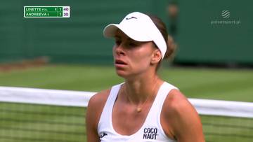 Magdalena Linette, polska tenisistka, podczas meczu na Wimbledonie.