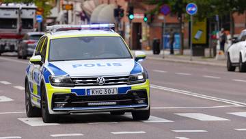 Wtargnął z mieczem w ręku do szkoły. Policja otworzyła ogień, co najmniej dwie osoby ranne