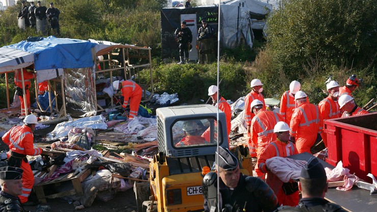 Burzenie "dżungli" w Calais. Ewakuowano ponad 5 tys. migrantów