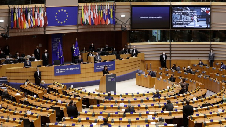 Parlament Europejski przyjął budżet. "Można rozpocząć europejski plan Marshalla"