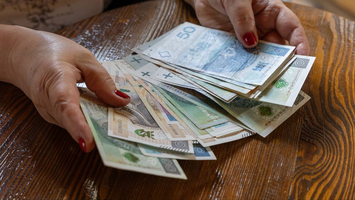 Emerytury i zasiłki zagrożone w razie wojny? Rząd stawia sprawę jasno