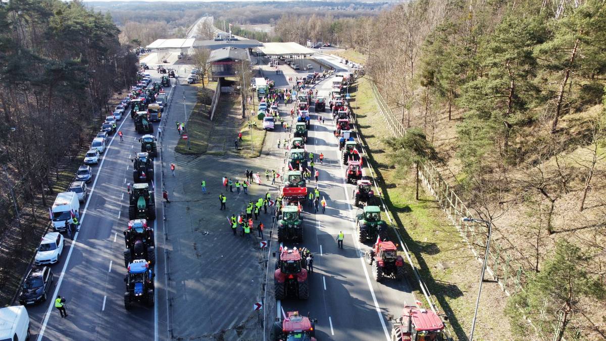 Światowe media o proteście polskich rolników. "Zablokowali główną drogę do Niemiec"