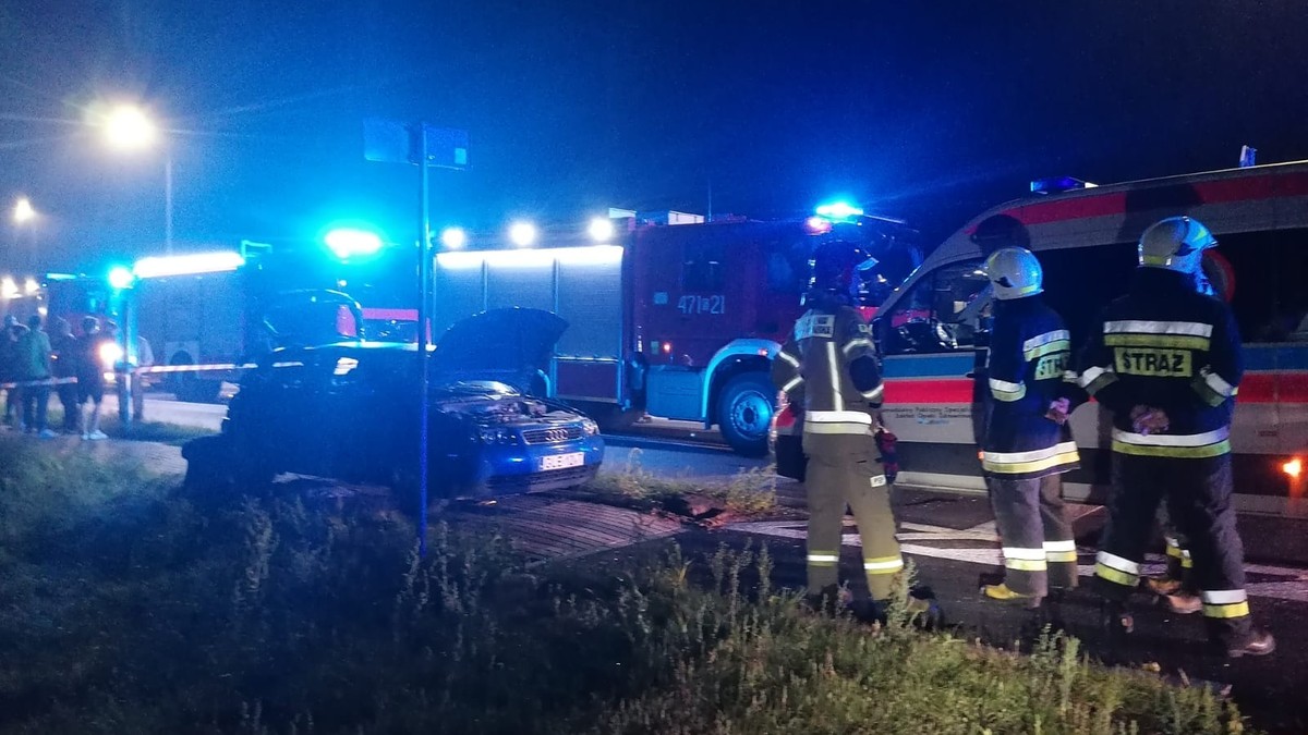 Lębork: Zderzenie pociągu z samochodem osobowym