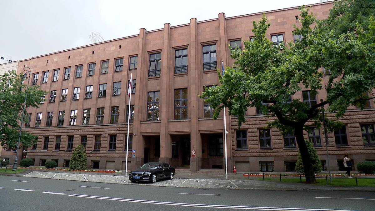Wyciekła notatka MSZ dla prezydenta. Schetyna: Robicie cyrk i pajacujecie