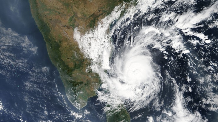 Cyklon Gaja na południ Indii. 33 ofiary śmiertelne, 80 tys. ewakuowanych