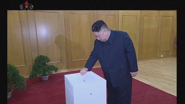 Frekwencja w wyborach w Korei Płn. wyniosła 99,99 proc. Nie 100, bo "niektórzy są za granicą"