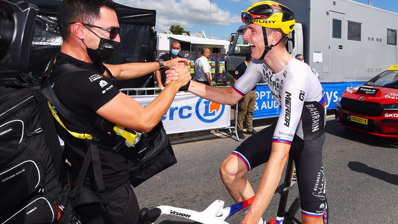 Tour de France: Matej Mohoric wygrał 19. etap, Tadej Pogacar wciąż liderem