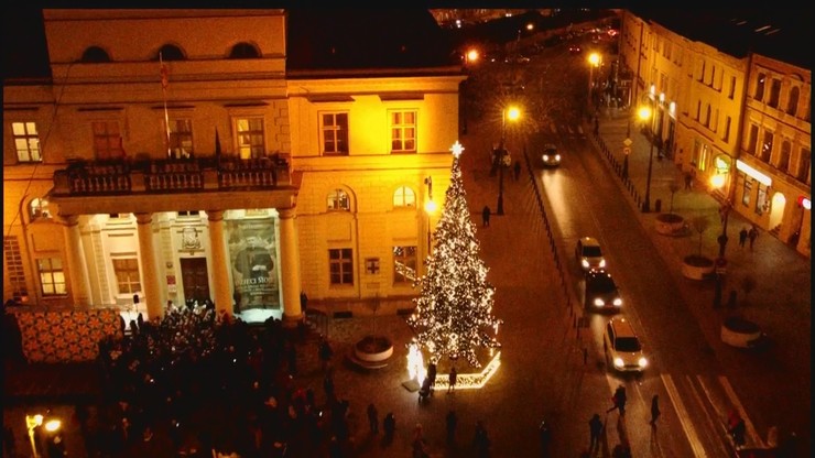 Choinki, szopki, lampki. Zobacz świąteczne iluminacje w polskich miastach