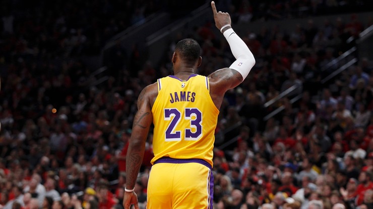 NBA: Porażka Los Angeles Lakers w debiucie LeBrona Jamesa