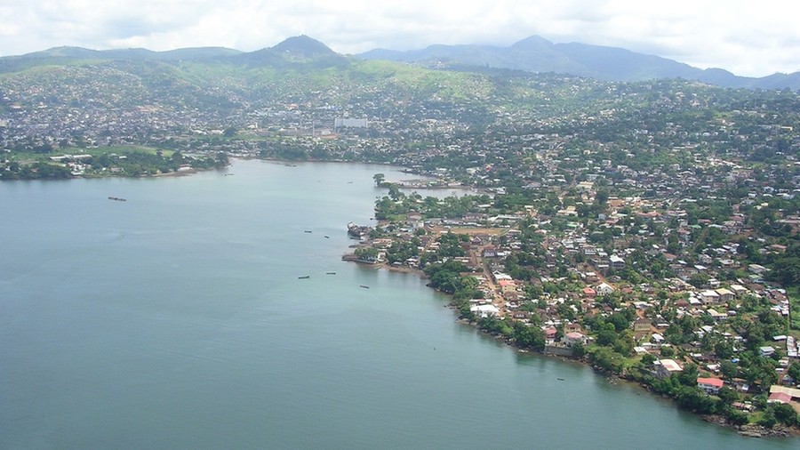 Panorama Freetown, stolicy Sierra Leone, David Hond / Wikipedia.