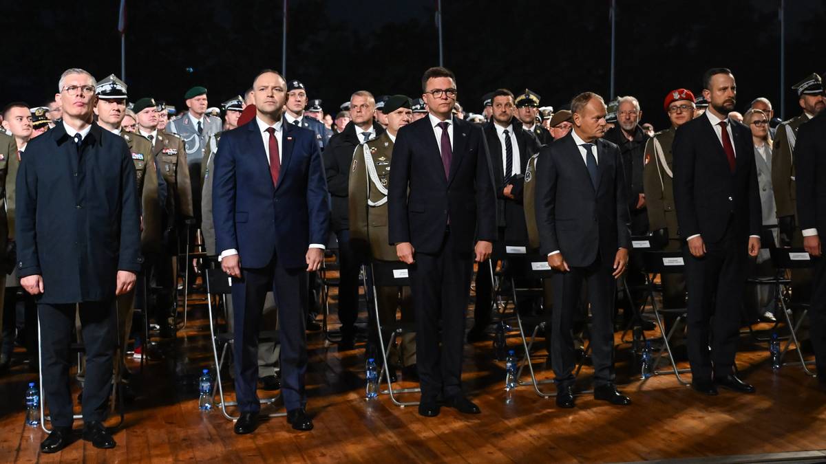 Nawrocki na Westerplatte wskazał na Niemcy. wiadomości,aktualności,Polsat News Nawrocki na Westerplatte wskazał na Niemcy.