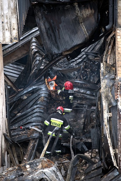 Groźny pożar domu handlowego w Tczewie