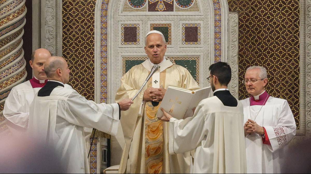 Papież na mszy w "matce wszystkich kościołów". "Kopmy głęboko, wolni od kryteriów świata"