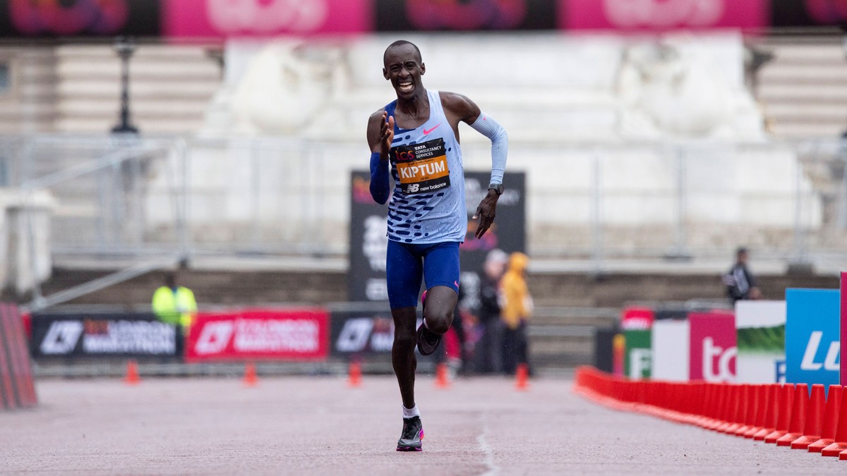 Kenijczyk pobił rekord świata w maratonie