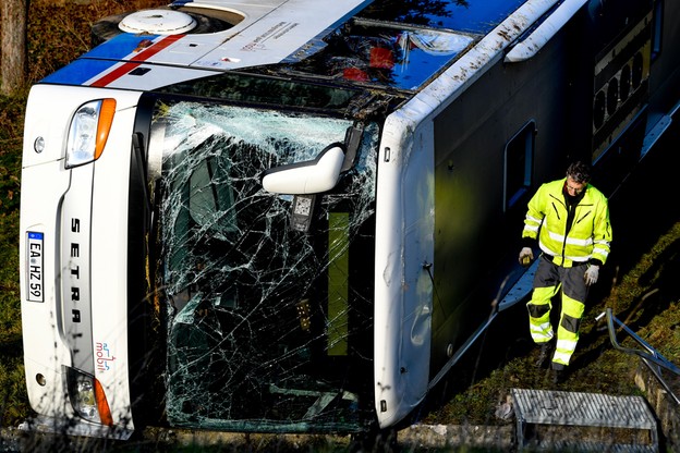 Wypadek autobusu szkolnego w Niemczech. Nie żyje dwoje ośmioletnich dzieci