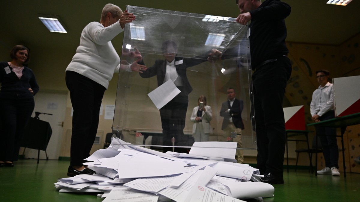 Exit poll: Referendum niewiążące. Komentarze w sieci