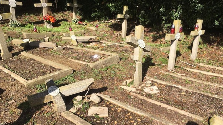 To jednak nie wandale zniszczyli groby polskich bohaterów wojennych na brytyjskim cmentarzu