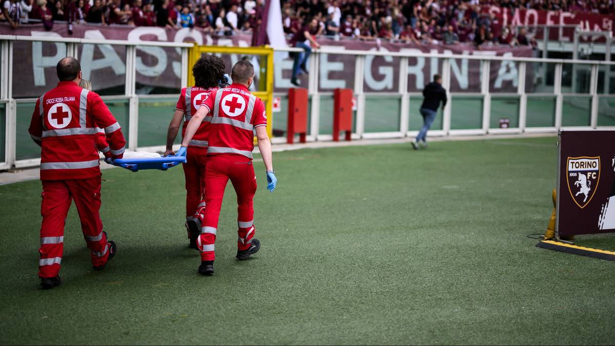 Chwile grozy podczas meczu Serie A! Pod kibicami zerwał się balkon