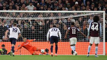 Skorupski obronił karnego w Lidze Europy. Cash górą w "polskim starciu" (WIDEO)