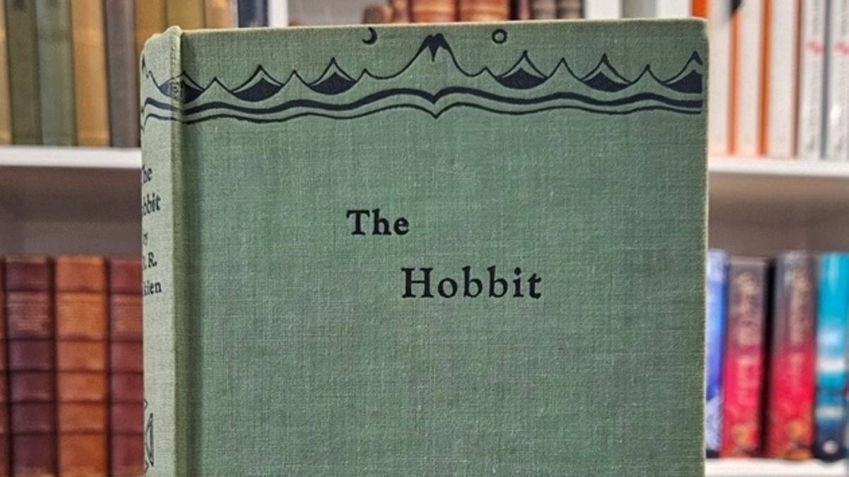 Przeleżało lata na półce. Pierwsze wydanie "Hobbita" sprzedane za fortunę