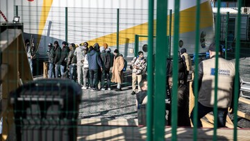 Szef węgierskiego MSZ chce poświęcić fundusze UE na zatrzymanie imigrantów