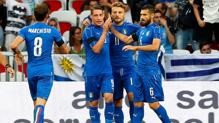 Włochy pewnie ograły Urugwaj. Gimenez największym pechowcem