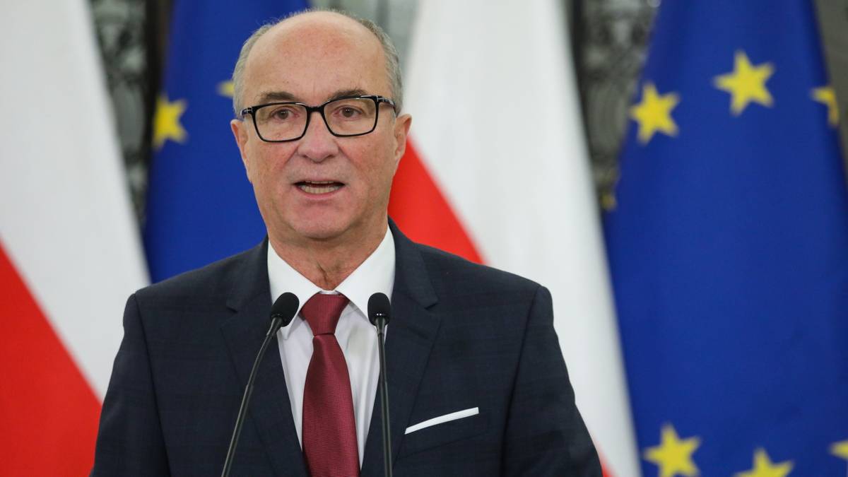 Krzyż zostanie w Sejmie? Nowy marszałek wprost zapowiada