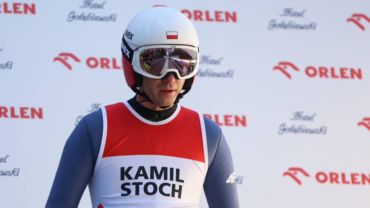 Portret Kamila Stocha w stroju narciarskim