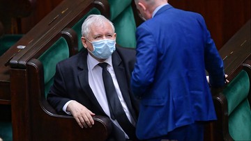 Kaczyński broni ministra zdrowia. "To ikona skutecznej walki z koronawirusem"