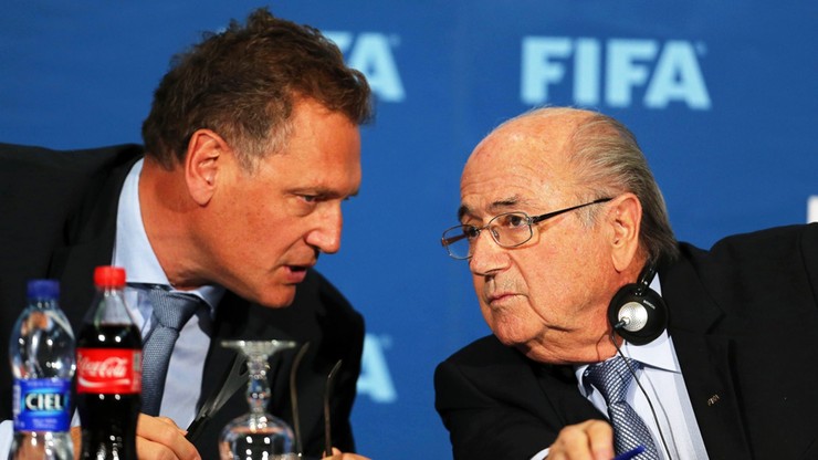Kolejny skandal w FIFA. Blatter i 2 innych działaczy "przejęło" 80 mln dolarów