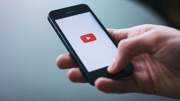 Koniec z tzw. prankami. YouTube zabrania publikacji filmów z wyzwaniami i niebezpiecznymi żartami