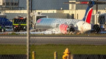 Samolot zapalił się podczas lądowania. Na pokładzie było ponad 130 osób