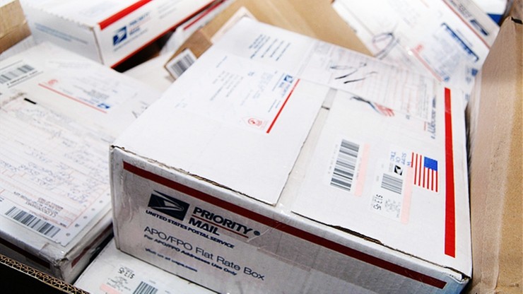 W domu pracownicy poczty znaleziono 15 tys. niedostarczonych przesyłek