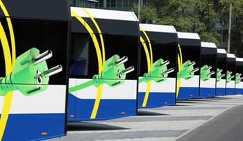 Na ulice Krakowa wyjechało 20 autobusów elektrycznych od Solarisa