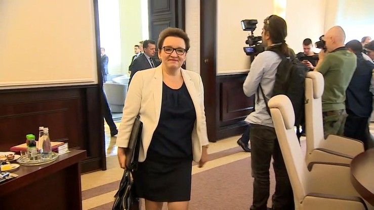 Zalewska nie ujawnia nazwisk autorów podstawy programowej, Macierewicz - wydatków podkomisji smoleńskiej