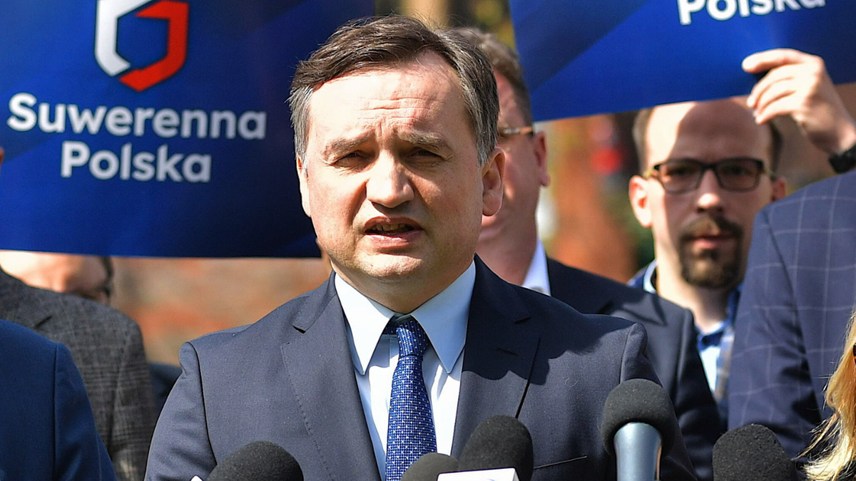 Zbigniew Ziobro skrytykował unijną polityką Mateusza Morawieckiego. Premier odpowiedział