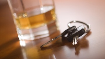 Pijany kierowca podał fałszywe dane. Zabrali prawo jazdy trzeźwemu, bo policja ich nie sprawdziła