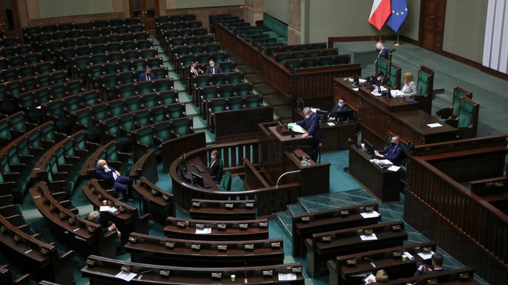 Lewica z dwucyfrowym poparciem, sześć partii w Sejmie. Najnowszy sondaż